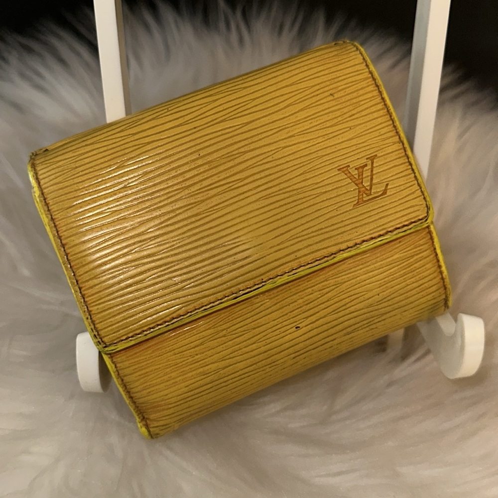 Extreme Louis Vuitton 1996 Epi Porte Feiulle Elise Trifold Yellow Purple Wallet